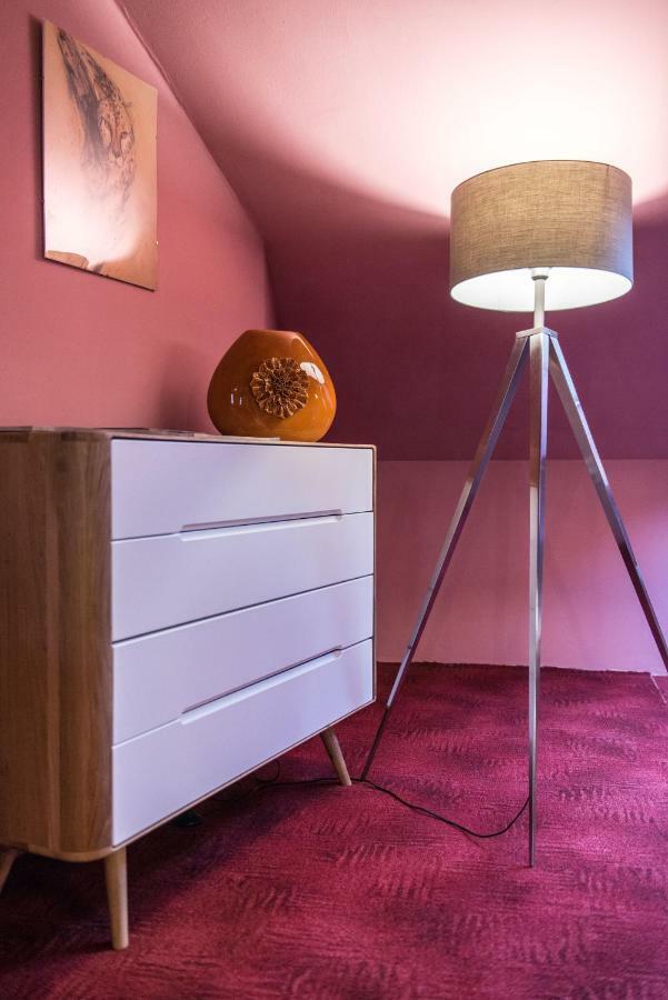 Spacious And Quiet Attic Flat In Centre Прага Екстериор снимка